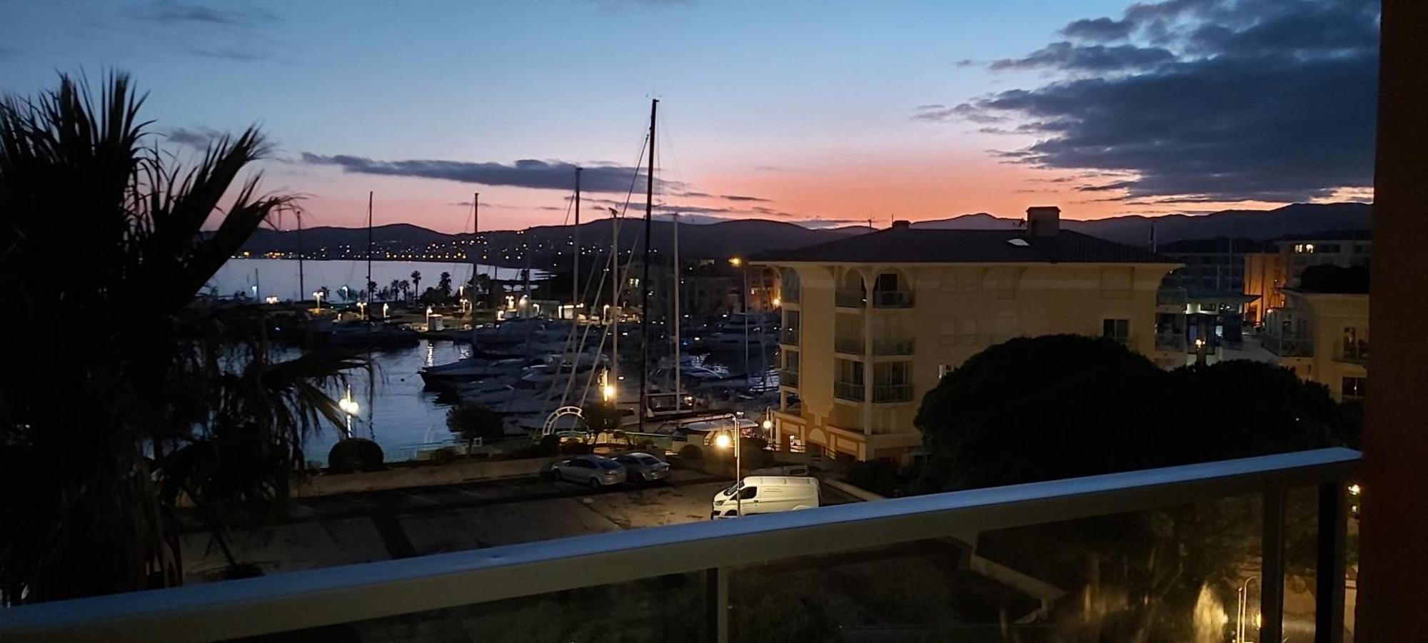 Sublime Vue Mer,Parking,Wifi Fréjus Eksteriør bilde